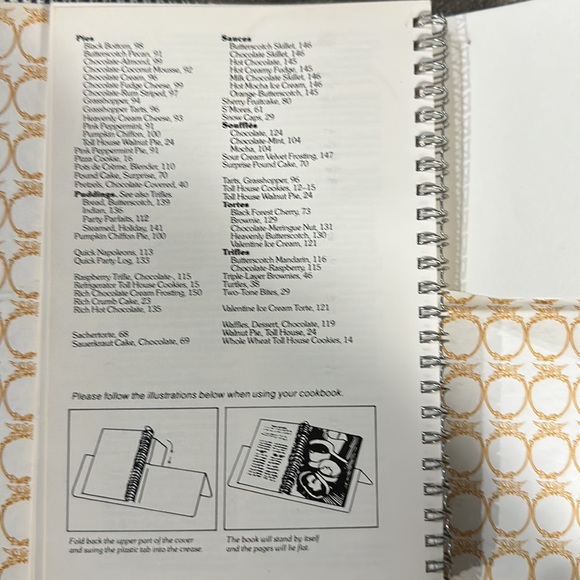 VTG Toll House Heritage Cookbook 1980s - Picture 3 of 5